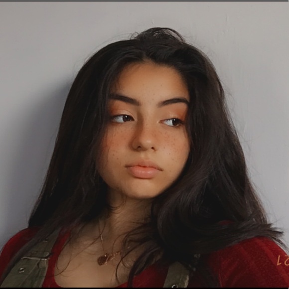 Meet your Posher, Alethea - Picture 1 of 2